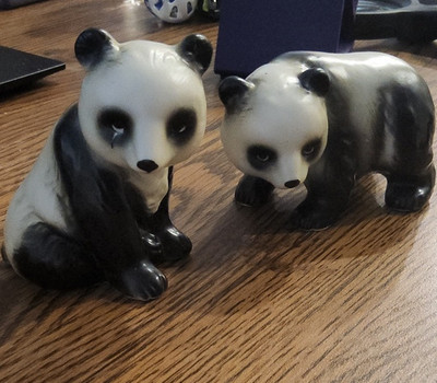 Lefton Vintage 1960s Panda Original Red Foil Labels H7710 Walking & Sitting Pair