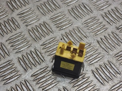 AUDI A4 8D2, B5 Nebelscheinwerferschalter 4D0941563 1.90 Diesel 1998 33353589