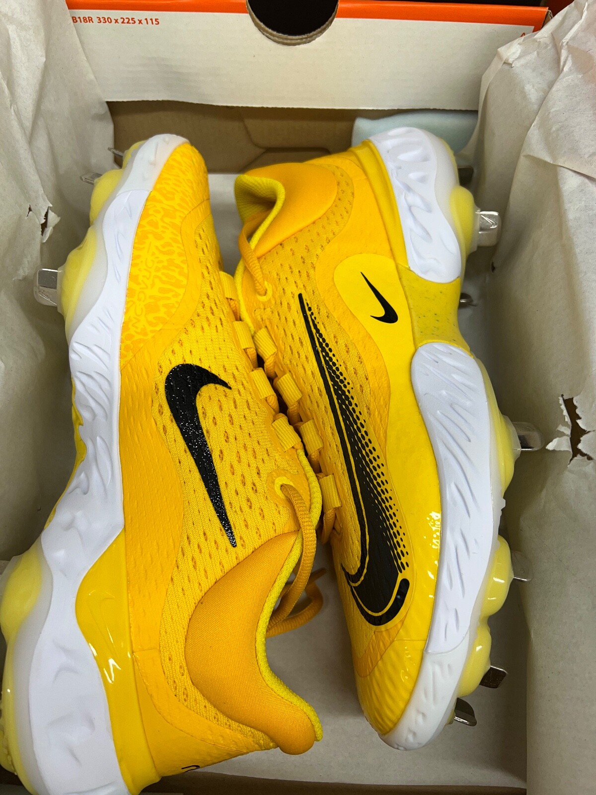 NEW! Nike Alpha Huarache Elite 4 Low Mens Baseball Cleats Yellow Gold
