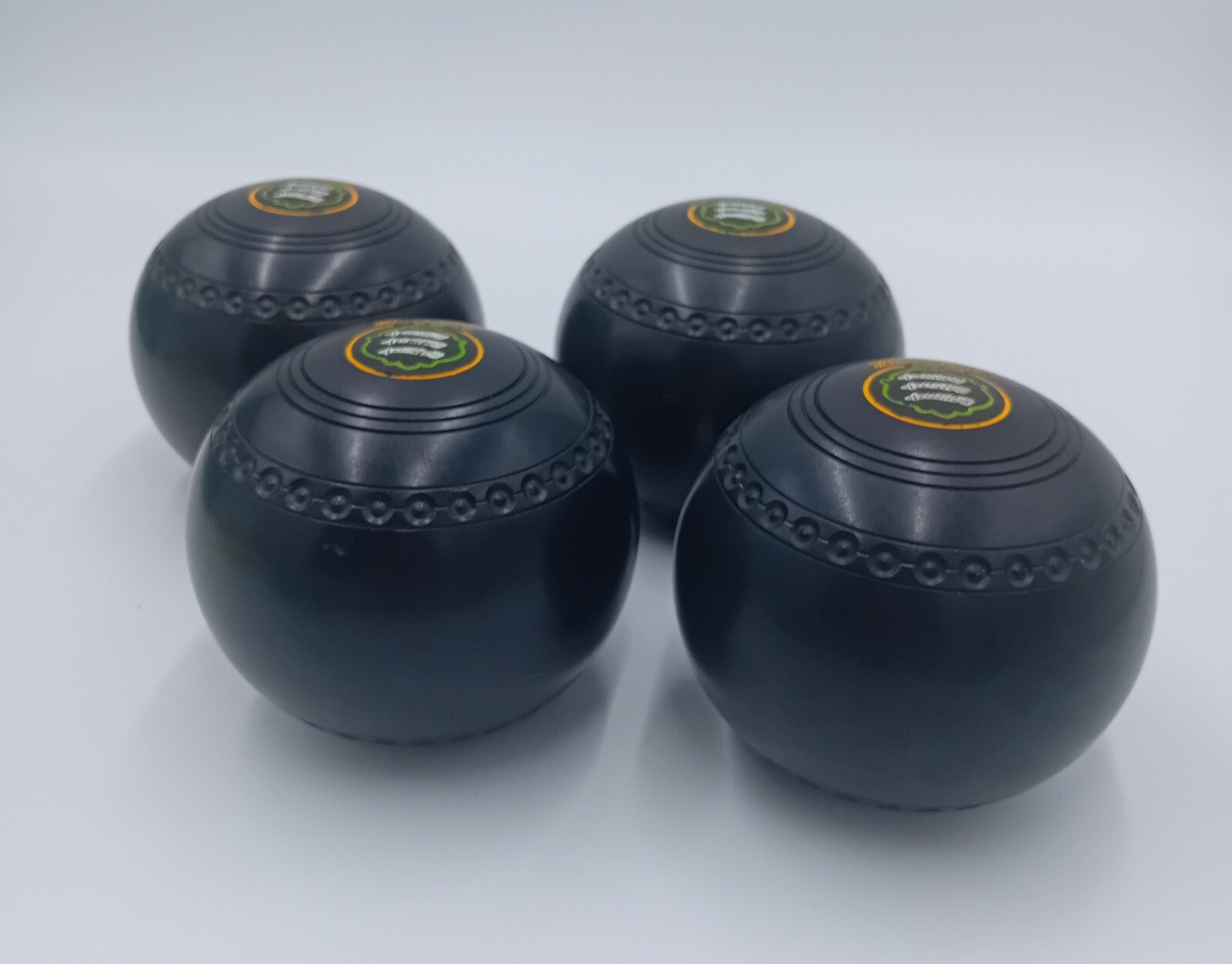 Henselite Classic 2 Deluxe Lawn Bowls Set of 4 Size 6 Heavy Gripped