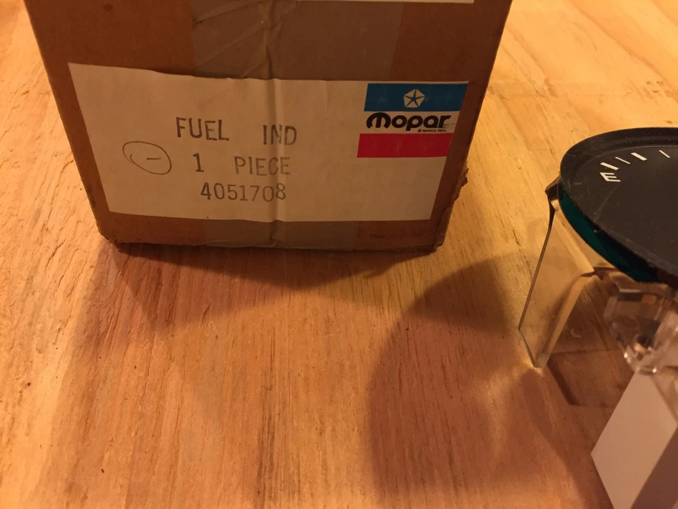 Dodge Ram Town & Country Caravan 1984-90 como nuevo Mopar indicador de combustible 4051708 Foto 2 de 2