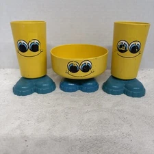 Vintage Deka Footsie Tootsie Smile Face Plastic 2 Cups 1 Bowl 70s