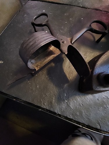 KITCHEN ANTIQUE WOOD STOVE RAVENNA IRONS, 7pc Cast iron Lot - Picture 14 of 15