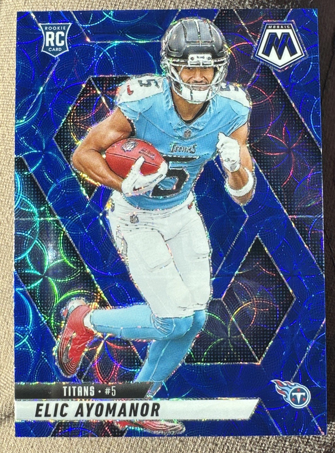 2025 Panini Mosaic - Elic Ayomanor #333 RC Blue Scope Color Match Prizm~ Titans