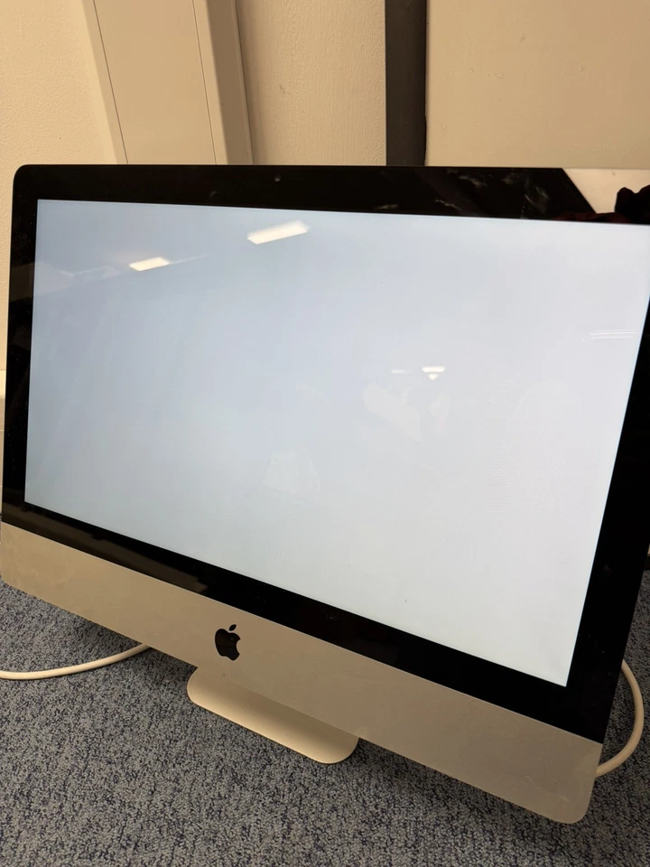 Apple iMac A1311 21.5-inch 2.5-Core I5 500GB HDD 4GB RAM 2011 Model - Image 4 of 4
