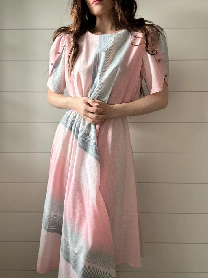 Vestido vintage pastel años 80 LA Girl rayas VOLUP amigable solero Foto 4 de 4