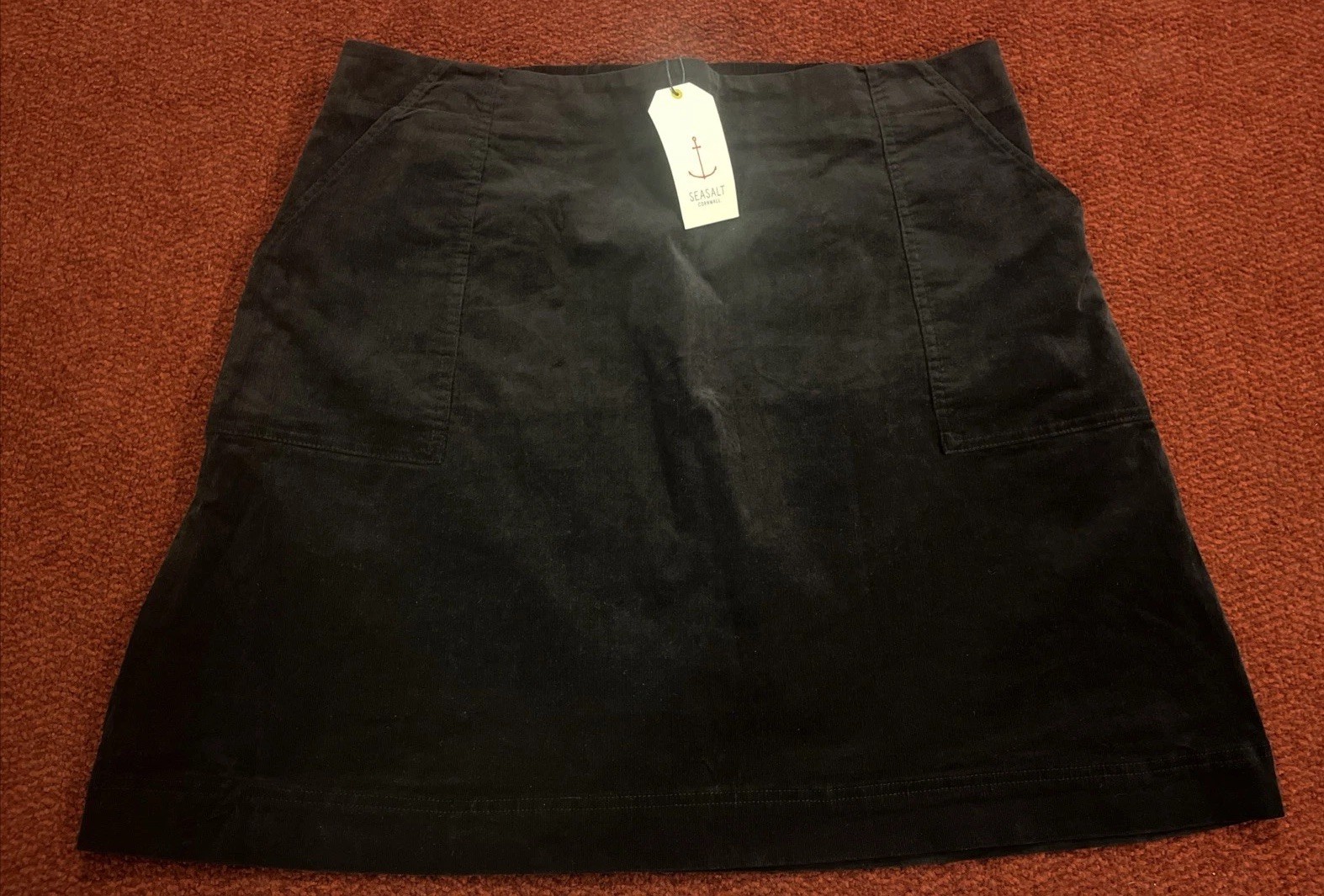 Seasalt.New/Tag”Mays Rock Skirt”Black.Fine Cord. UK 20 PETITE. RRP £57.95