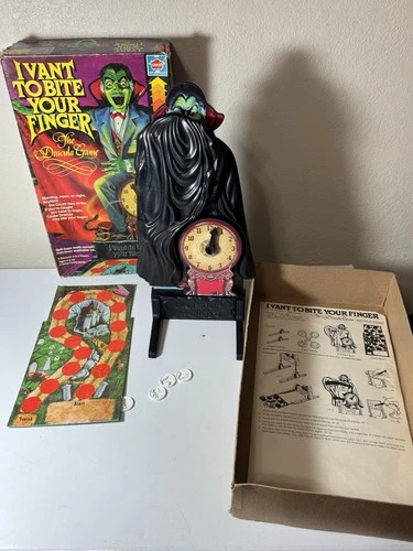 Vintage 1981 Hasbro I Vant to Bite Your Finger Dracula Board Game