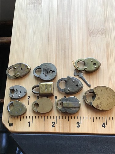 TVC6521 Lot of Antique Miniature Brass Locks No Keys - Picture 9 of 9