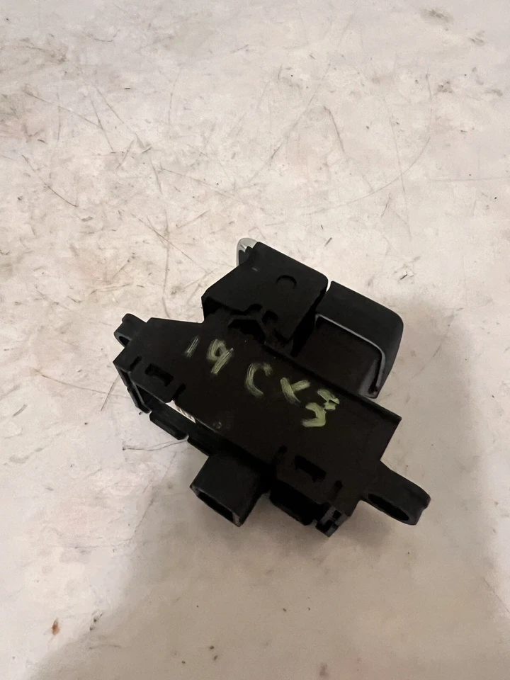 Interruptor electrónico de control de freno de estacionamiento Mazda CX-3 2019 OEM  Foto 2 de 4