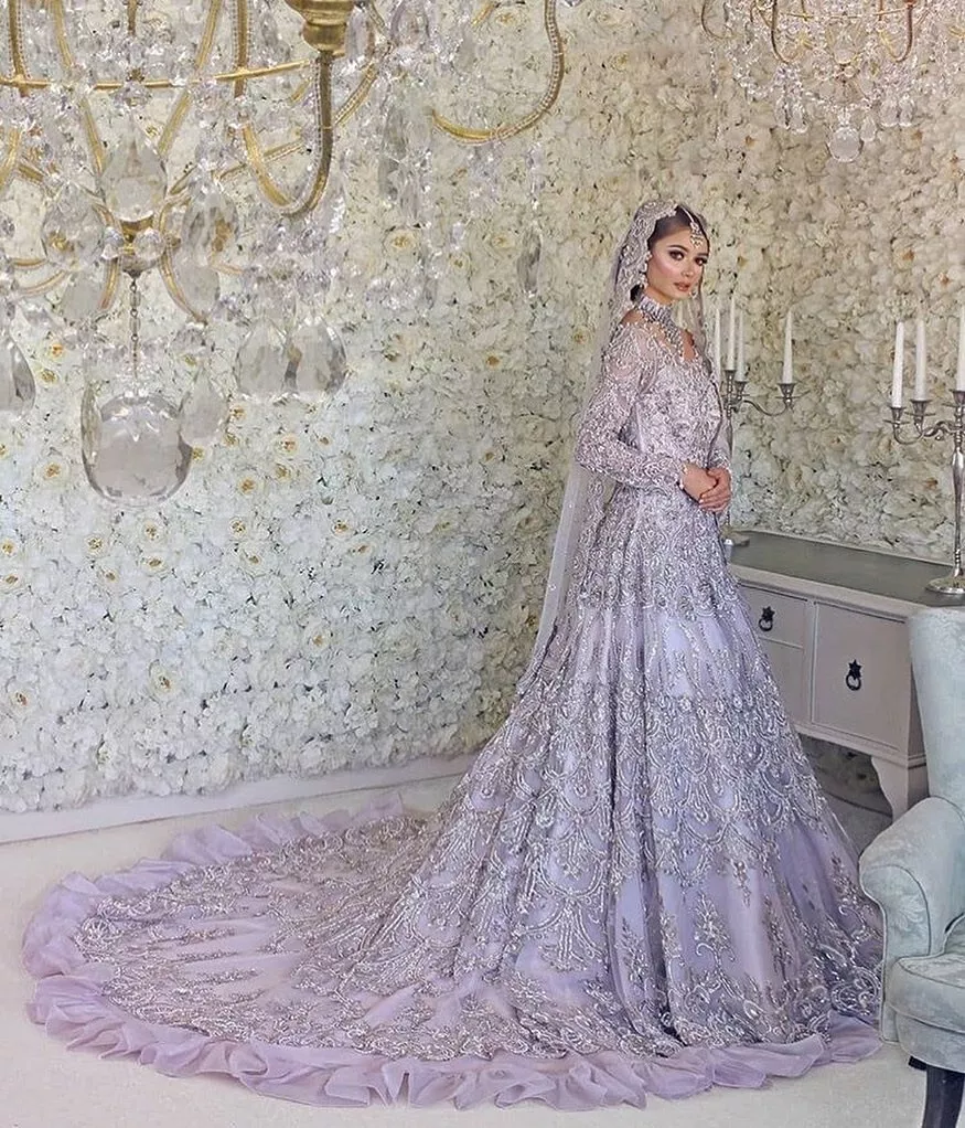 Vintage White Lace Ball Gown Princess Arabic Wedding Dress With Bling Long  Trian Style Plus Size From Hellobuyerh, $434.18 | DHgate.Com