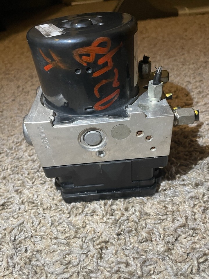 2010 Honda Insight ABS AntiLock Brake Pump Module LX 57110TM8A531