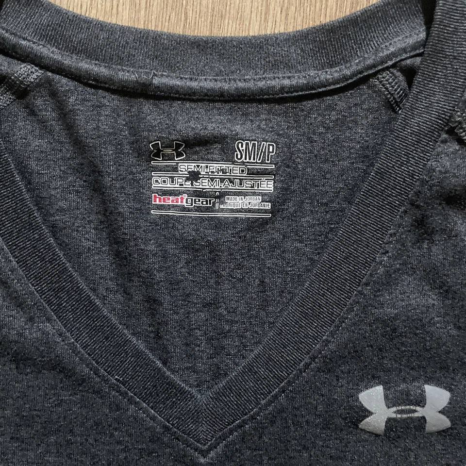 Camisa Under Armor Mujer SM Heat Gear Suelta Pull Over Cuello en V Top Foto 2 de 4