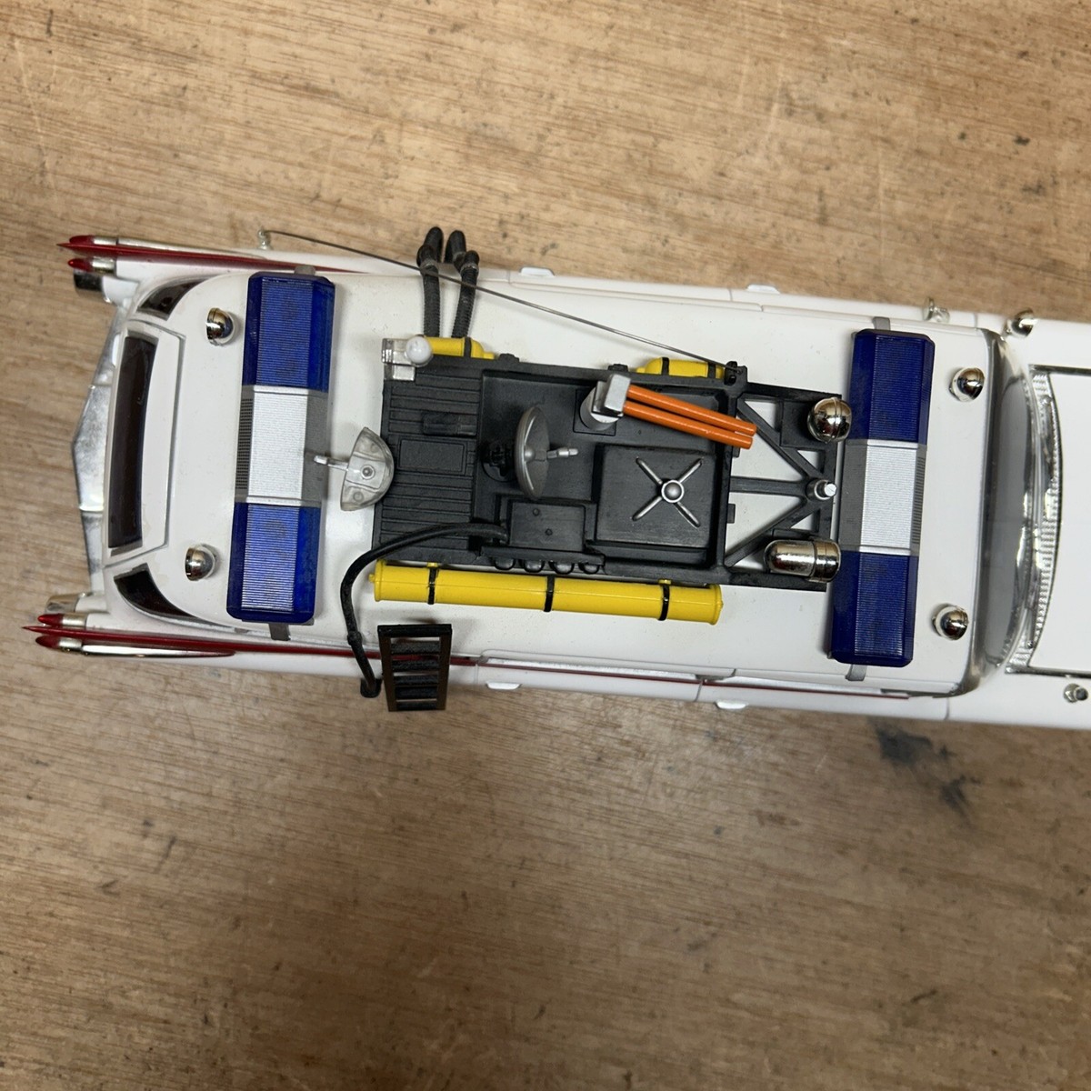 ミニカー GHOSTBUSTERS ECTO-1 1:21 DIE CAST L ミニカー GHOSTBUSTERS