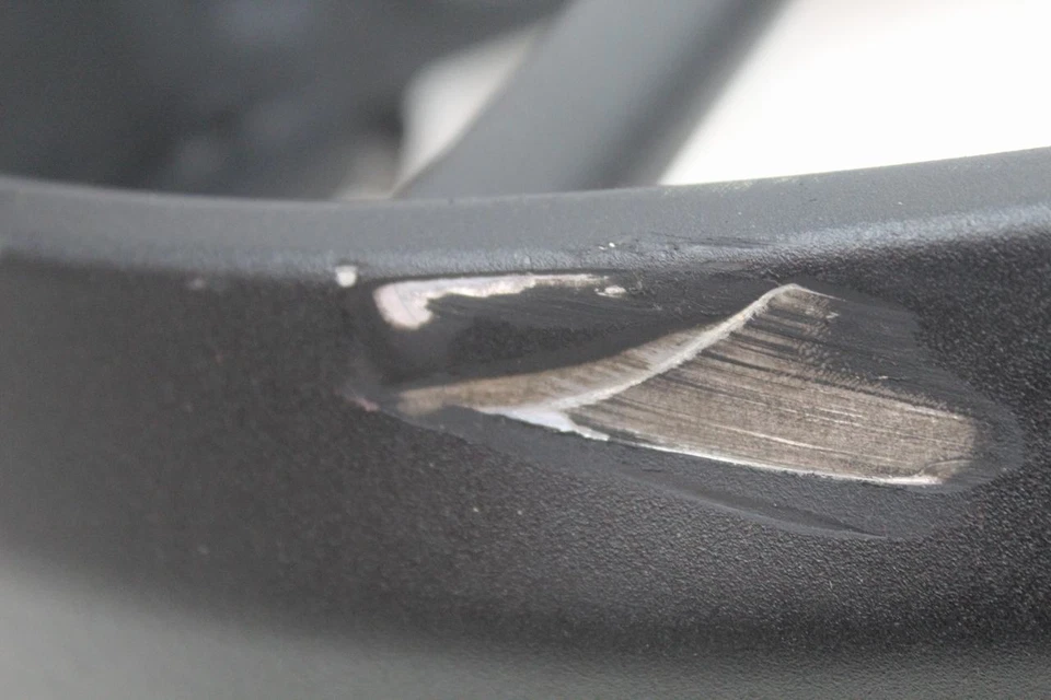 Chasis cuadro principal Triumph Daytona 650 04-05 abolladura sin título T2070207 Foto 3 de 4