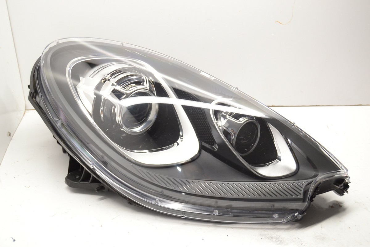 2015-2018 Porsche Macan Right AFS Passenger Xenon HID Headlight