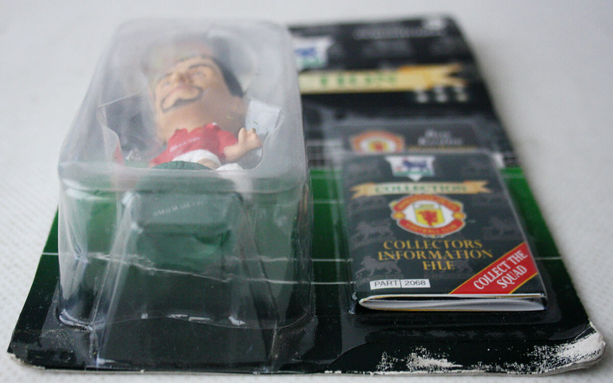 VINTAGE 1995 CORINTHIAN ROY KEANE MANCHESTER UNITED FOOTBALL
