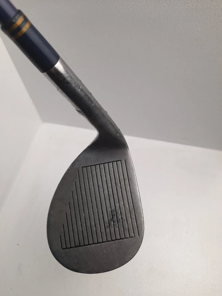 Wild Thing 25 Yrds 64 degree Lob wedge. Graphite Shaft  - Image 3 of 4