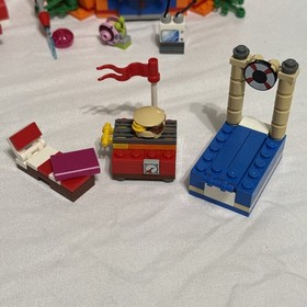 LEGO 3834 SpongeBob Good Neighbours at Bikini Bottom 99% Complete (NO Minifigs)