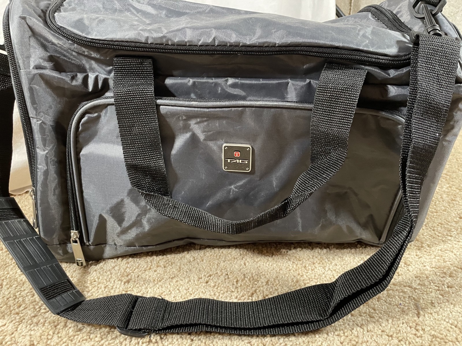 TAG Heuer Gray Carry-on Gym Soft Sided Nylon Duffle Bag w Detachable Strap image 3