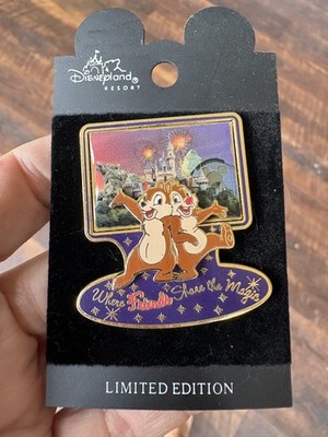 Disney  DLR Where Friends Share the Magic Chip & Dale 3D Pin **