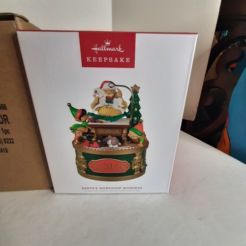 2022 Hallmark Keepsake SANTA'S WORKSHOP WONDERS Magic Christmas Tree Ornament - Picture 2 of 2