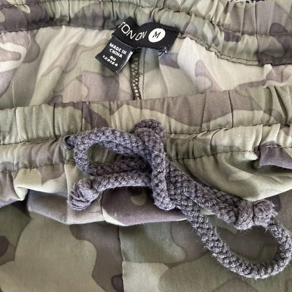 Pantalones cortos de algodón con estampado de camuflaje para mujer talla mediana cintura elástica ligera Foto 4 de 4