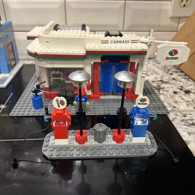 LEGO Creator Expert Town Plan 10184 95% Complete w/ 1 Instruction Book; Minifigs