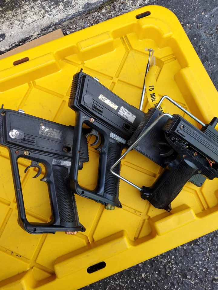 futaba controller lot of 3 for parts - Image 3 of 4