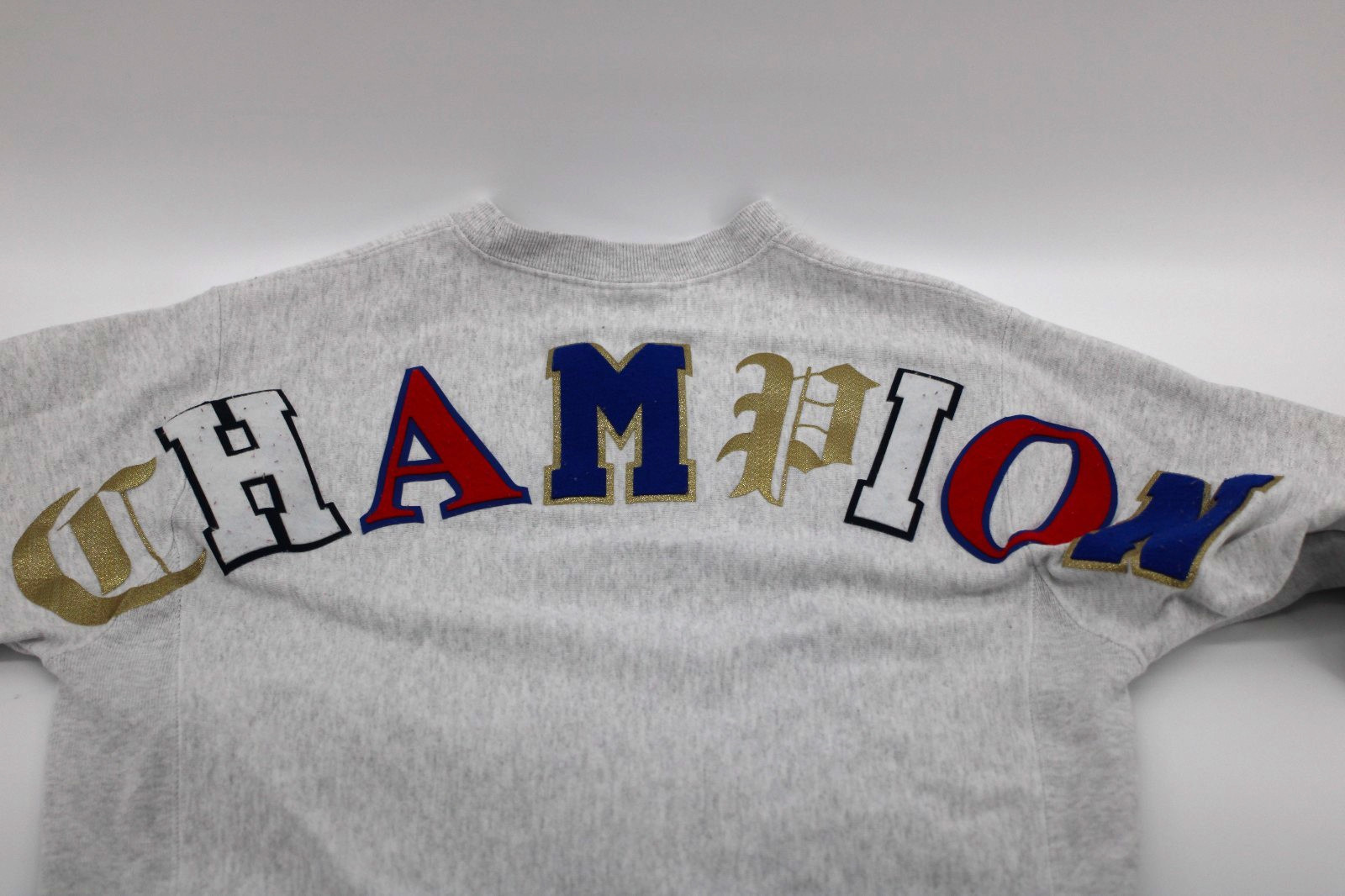 Champion Reverse Weave Sweatshirt Patch Logo Grey… - image 4