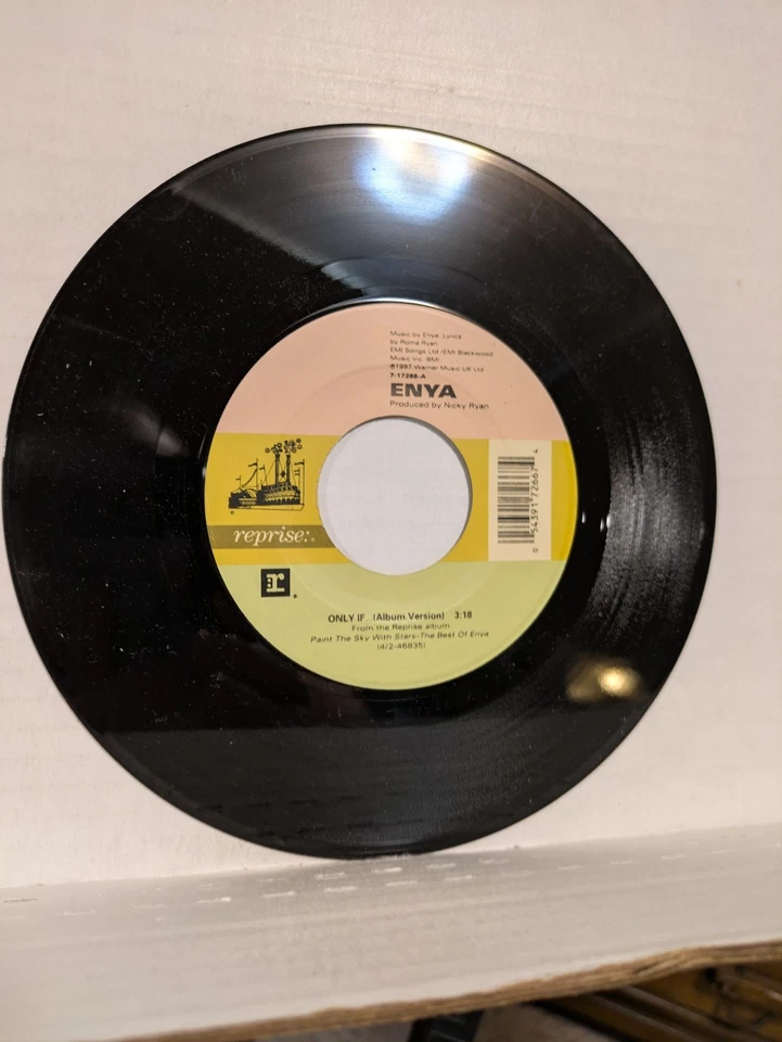 45 ~Enya: "Only If / Oiche Chiun (Silent Night)" 1997 (EX) Foto 3 de 4