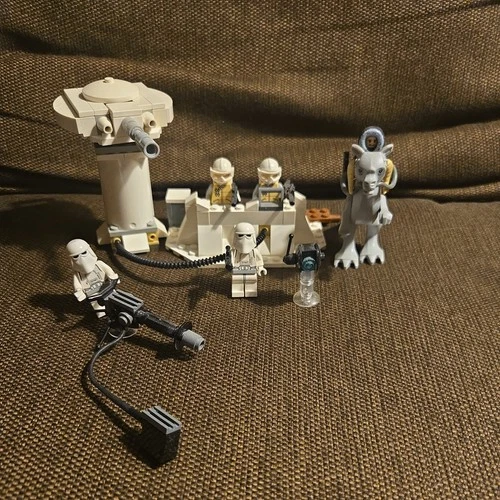 Lego Star Wars 7749 Echo Base Hoth Complete (No Extra Parts) + Mini Probe Droid