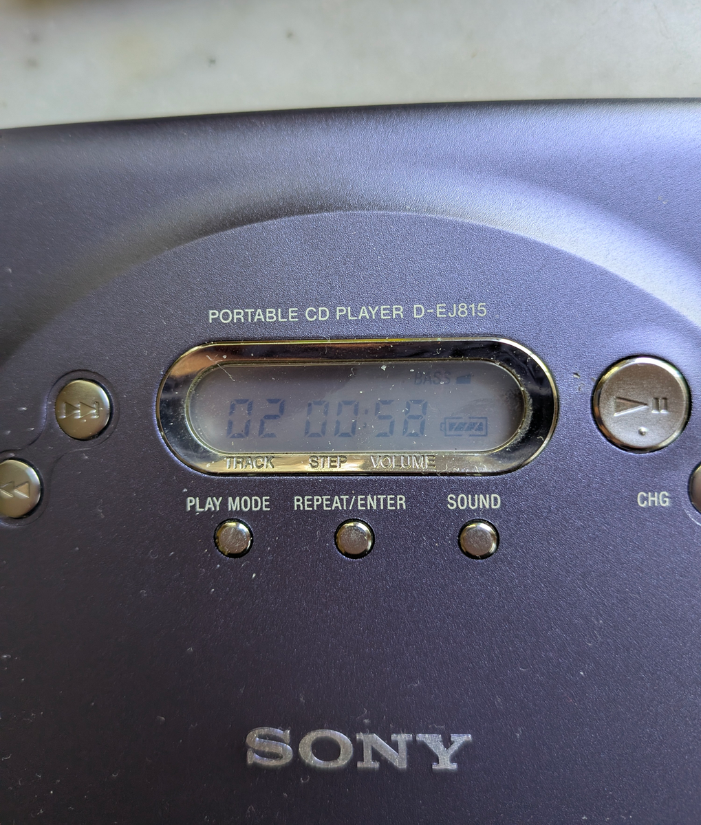 Sony D-EJ815 'Jog-Proof' Walkman CD Player & Sony MDR-D777