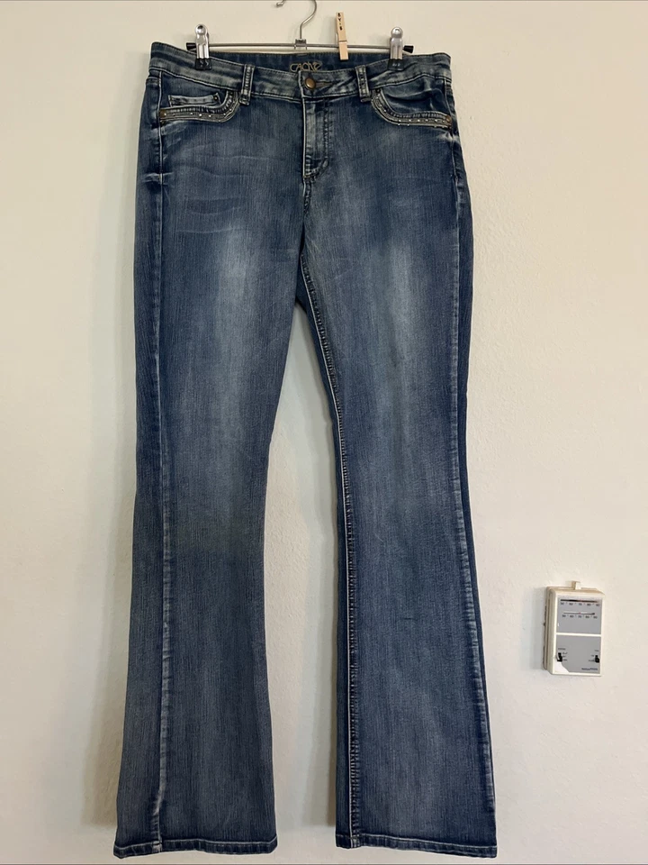 Pantalones de mezclilla para mujer Cache acampanados corte bota adornados brillantes Y2K talla 10 Foto 2 de 4