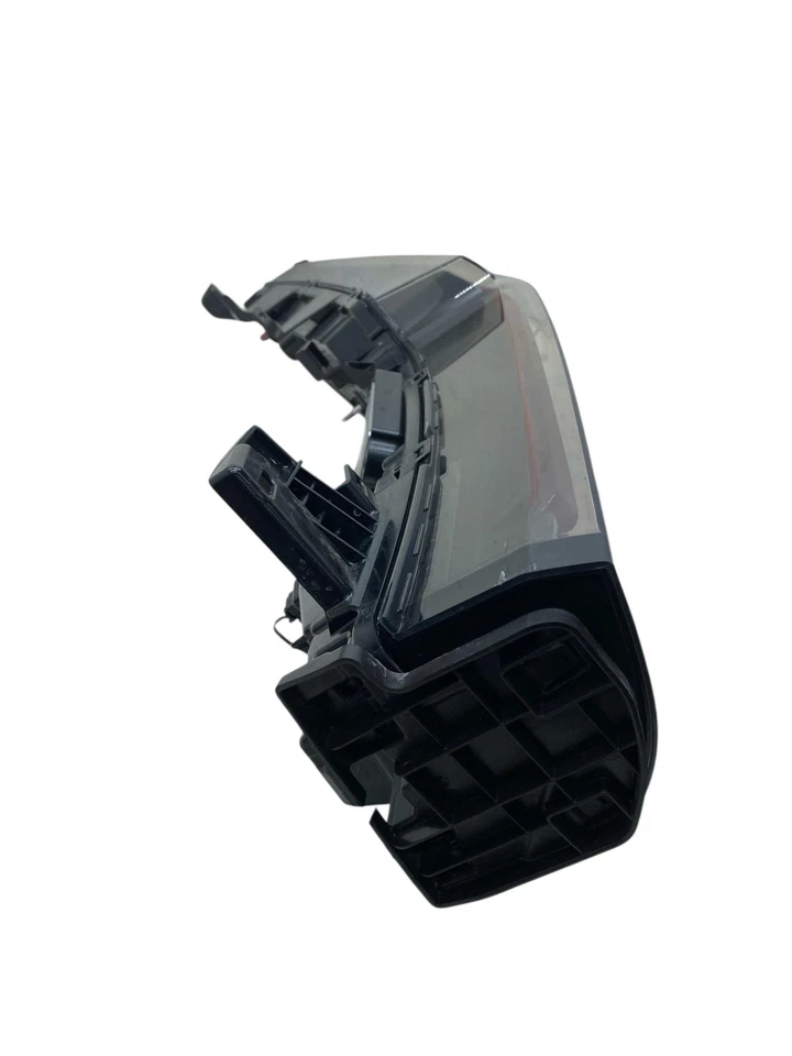 2021-2024 CADILLAC ESCALADE ESV REAR RIGHT SIDE LED TAIL LIGHT LAMP *SCRATCHES* - Image 4 of 4