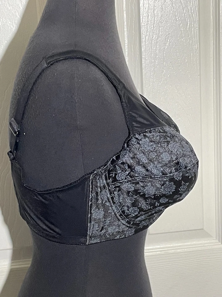 Sutiã Venus #7101 cobertura total 46DDD sem fio preto novo com etiquetas - Imagem 4 de 4