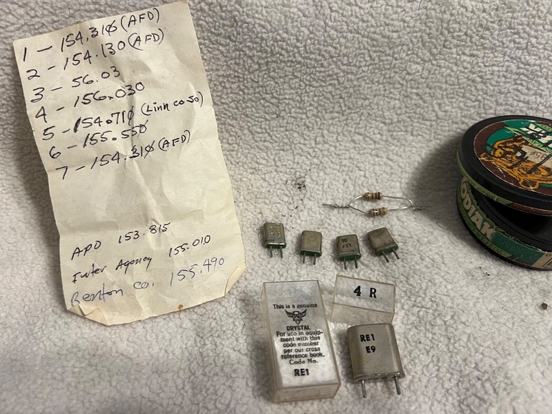 Lot 5 HAM RADIO Electronic Crystals RE1 E9 TC F11 BOMAR C-6 27.185 E-6 Resistor