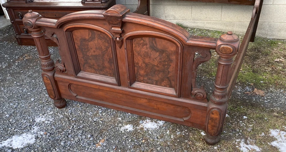 RENACENTISTA NOGAL Y BURL 2 PIEZAS. JUEGO DORMITORIO Foto 3 de 4