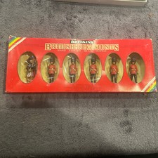 Britains British-Regiments 7238 Scots Guard Piper and 5 Men Hand Painted Figure