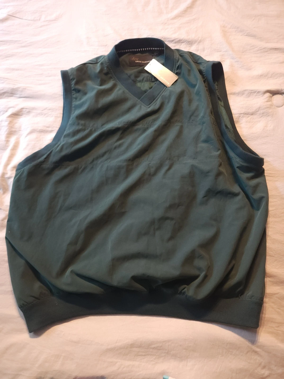 Vintage Greg Norman Vest Men's L Green V-Neck Golf Pullover Water Resistant NEW