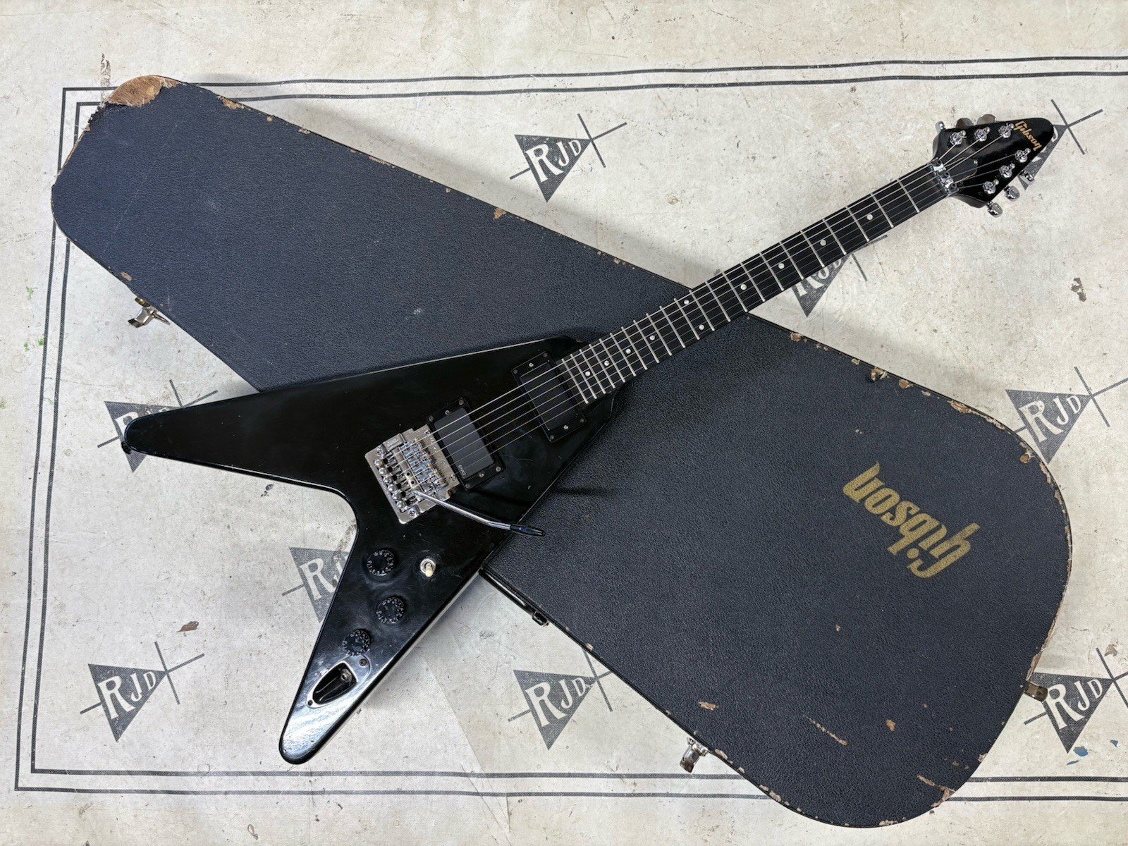 1987 Gibson USA Flying V Electric Guitar w/ Case Black EMG Kahler