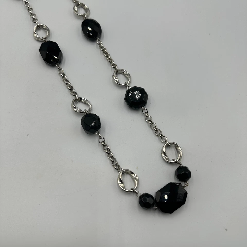 WHBM Collar Tono Plata Negro Facetado Cuentas Larga Cadena Estación 34 Pulgadas Foto 3 de 4