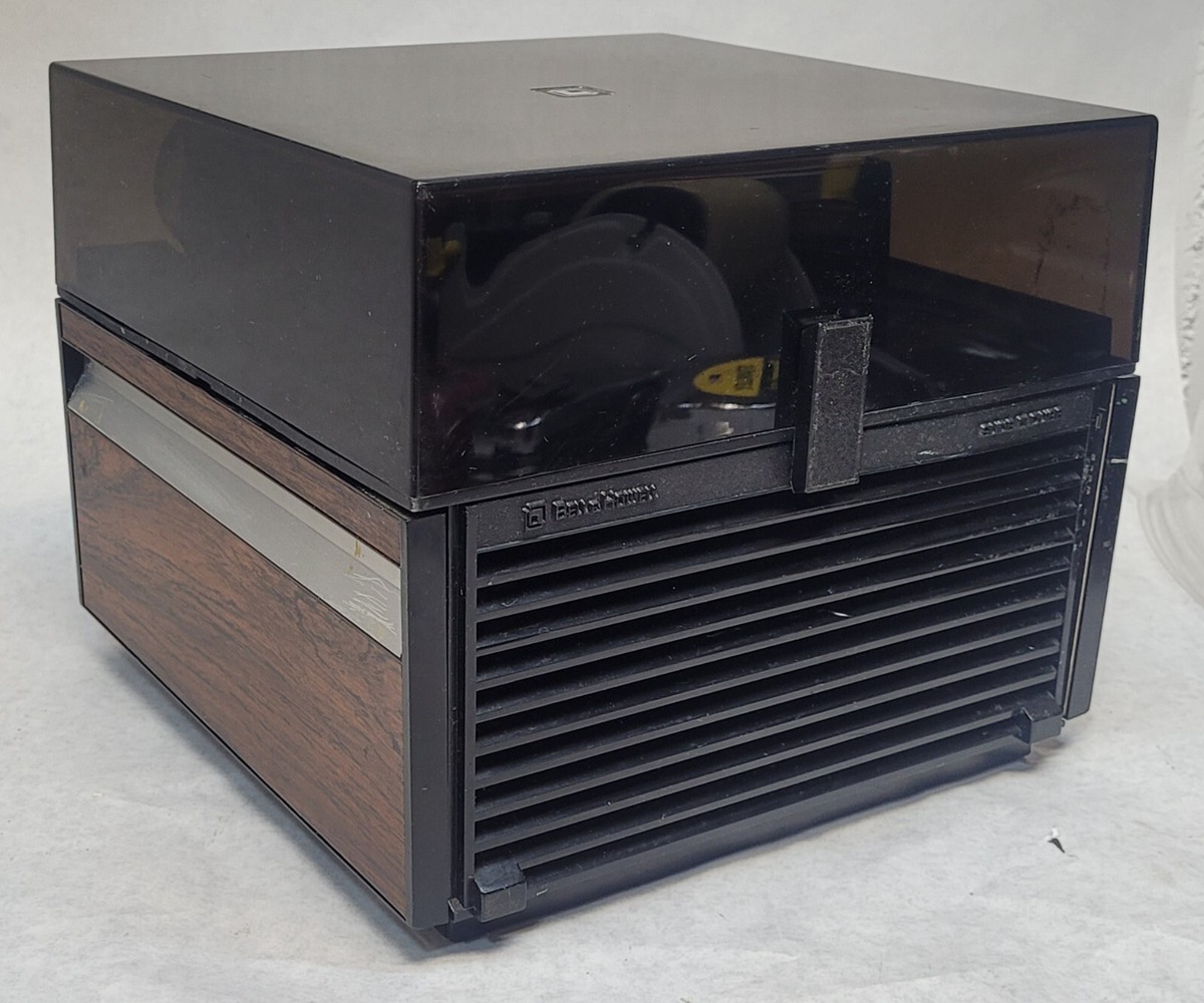 BELL HOWELL 992 SLIDE CUBE AUTO FOCUS PROJECTOR WORKS BUT
