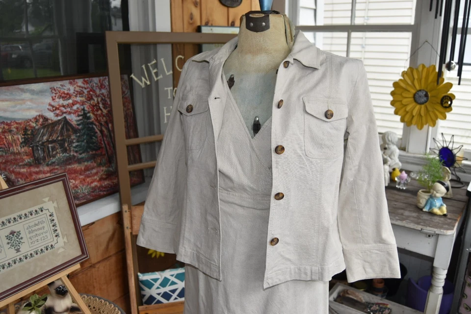 Vintage Bloomingdale's Safari Khaki Dress Suit Set Dress & Jacket Size Medium - Image 3 of 4