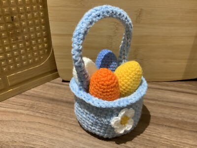Osterkorb mit Eiern Frühlingszeit Ostereier Wohndeko
