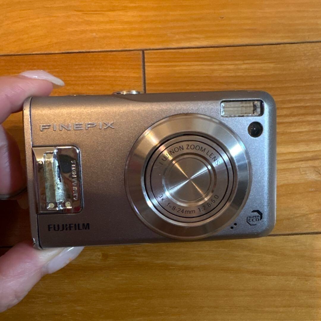 FUJIFILM FinePix F31fd Silver Digital Camera 6.3MP 3x