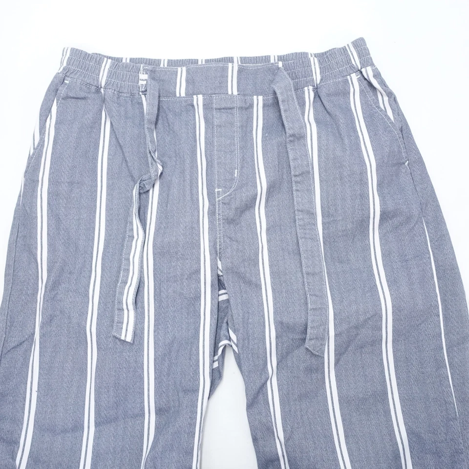 Pantalones cortos Signature By Levi Strauss & Co para mujer 20 azules blancos a rayas elásticos Foto 3 de 4