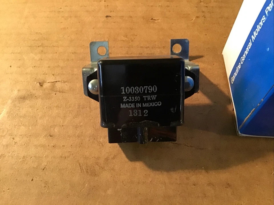 Pontiac J2000 1984-86 con relé de ventilador de refrigerante turboalimentado de 1,8 L nuevo en stock  Foto 2 de 3