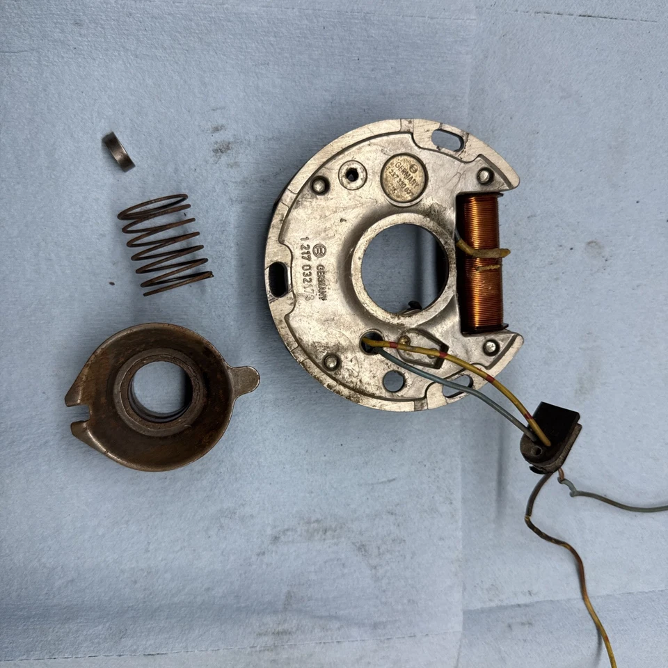 Ski-Doo Super Olympique 370 1968 moto de nieve vintage opuesto Rotax motor estator Foto 3 de 4