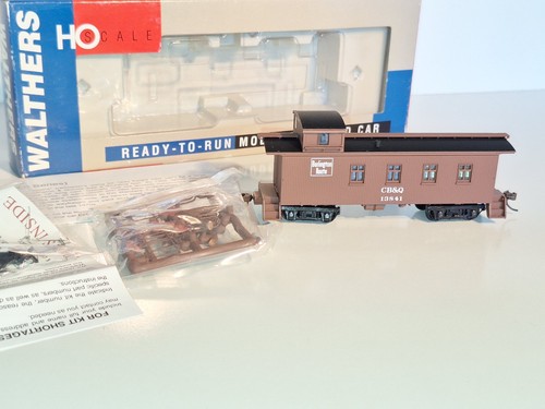 Walthers 932-7562 30' CB & Q 13841, Wood Caboose. Excellent cond. HO scale.Boxed